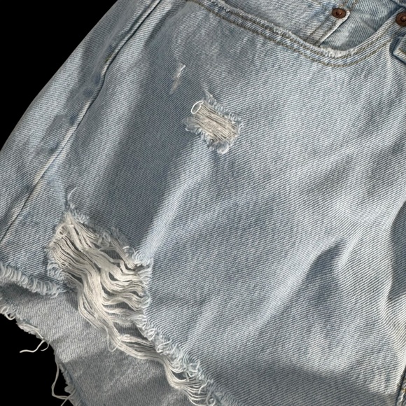 Levi's 501 NWT Raw Hem Ripped High Rise. Waterless Shorts Sz 34 - Picture 3 of 6